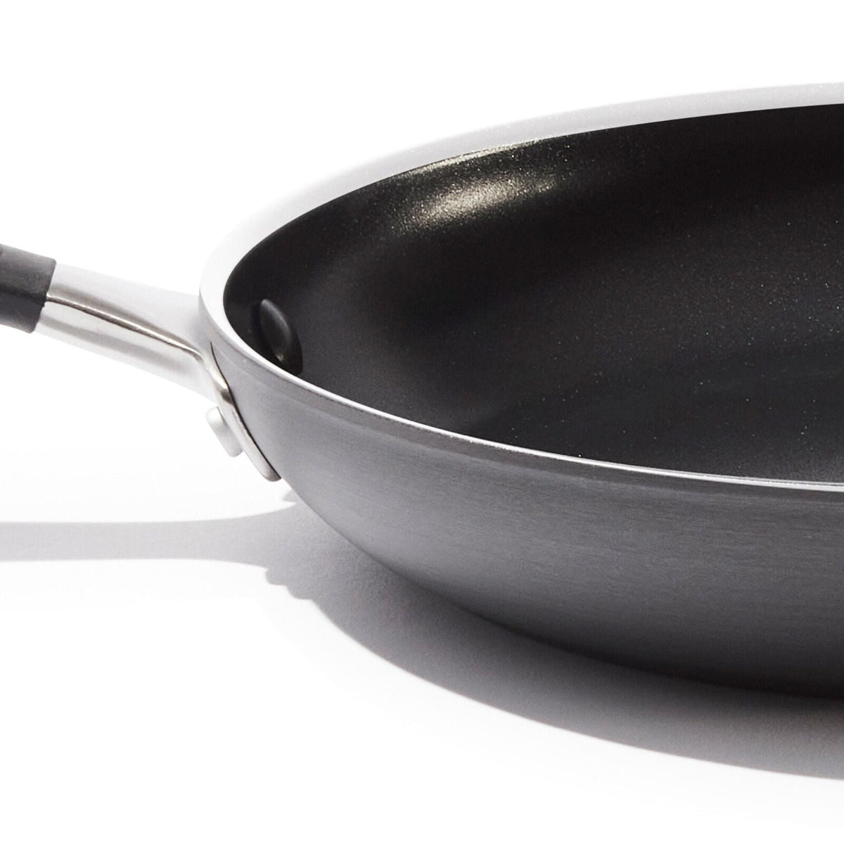 non-stick-pro-every-day-3-piece-frying-pan-set-x8 cc010474-001-oxo-non-stick-everyday-8-10-12-3-piece-open-frypan-set_pdp_07.jpg