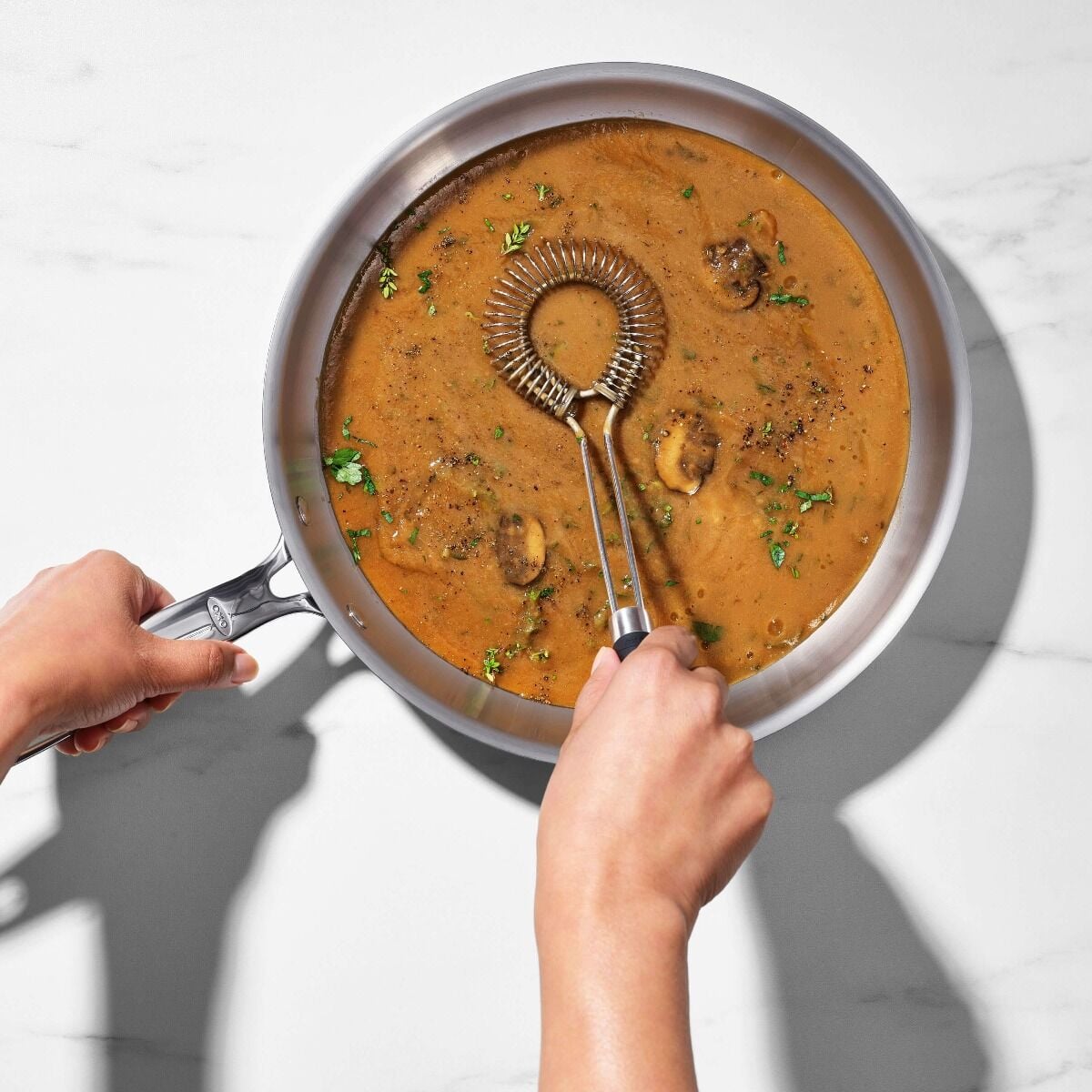sauce-and-gravy-whisk-v4 gg_11278500_4b_1_.jpg
