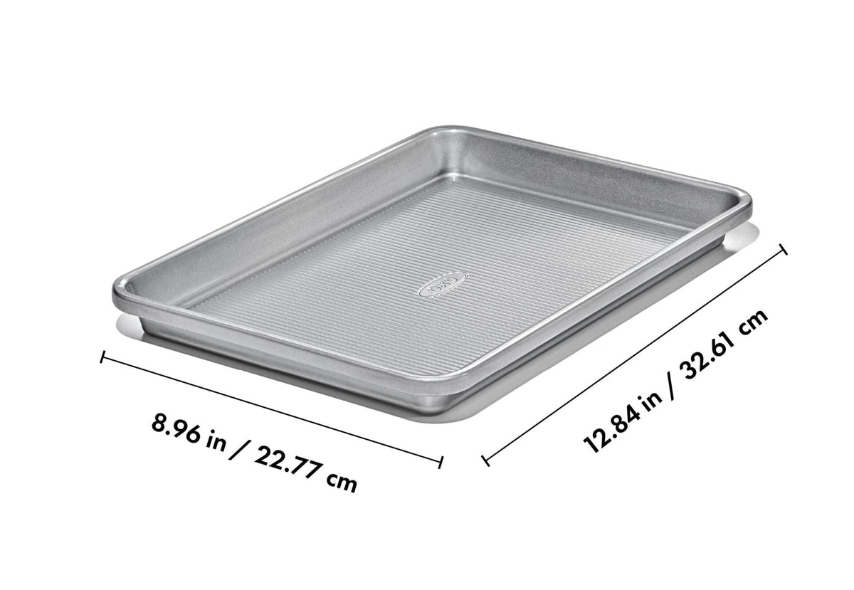 non-stick-pro-clear-coated-quarter-sheet-pan-a2 gg_11434900_quarter-sheet-pan_apdp_01_dim.jpeg