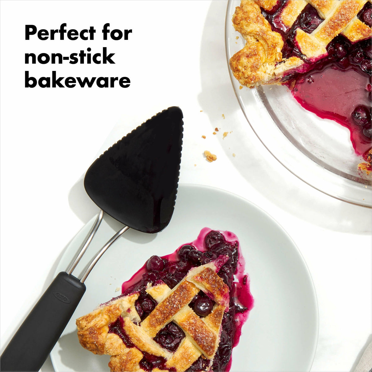 nylon-flexible-pie-server-r5 1064984_8b_1_.jpg