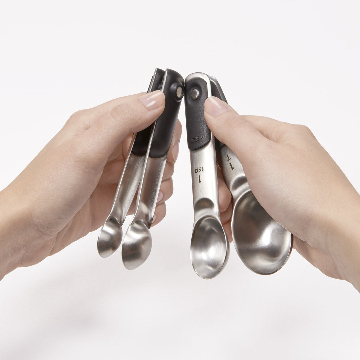 stainless-steel-measuring-spoons-t5 11132100_4_oxogoodgrips_stainlesssteelmeasuringspoons.jpg