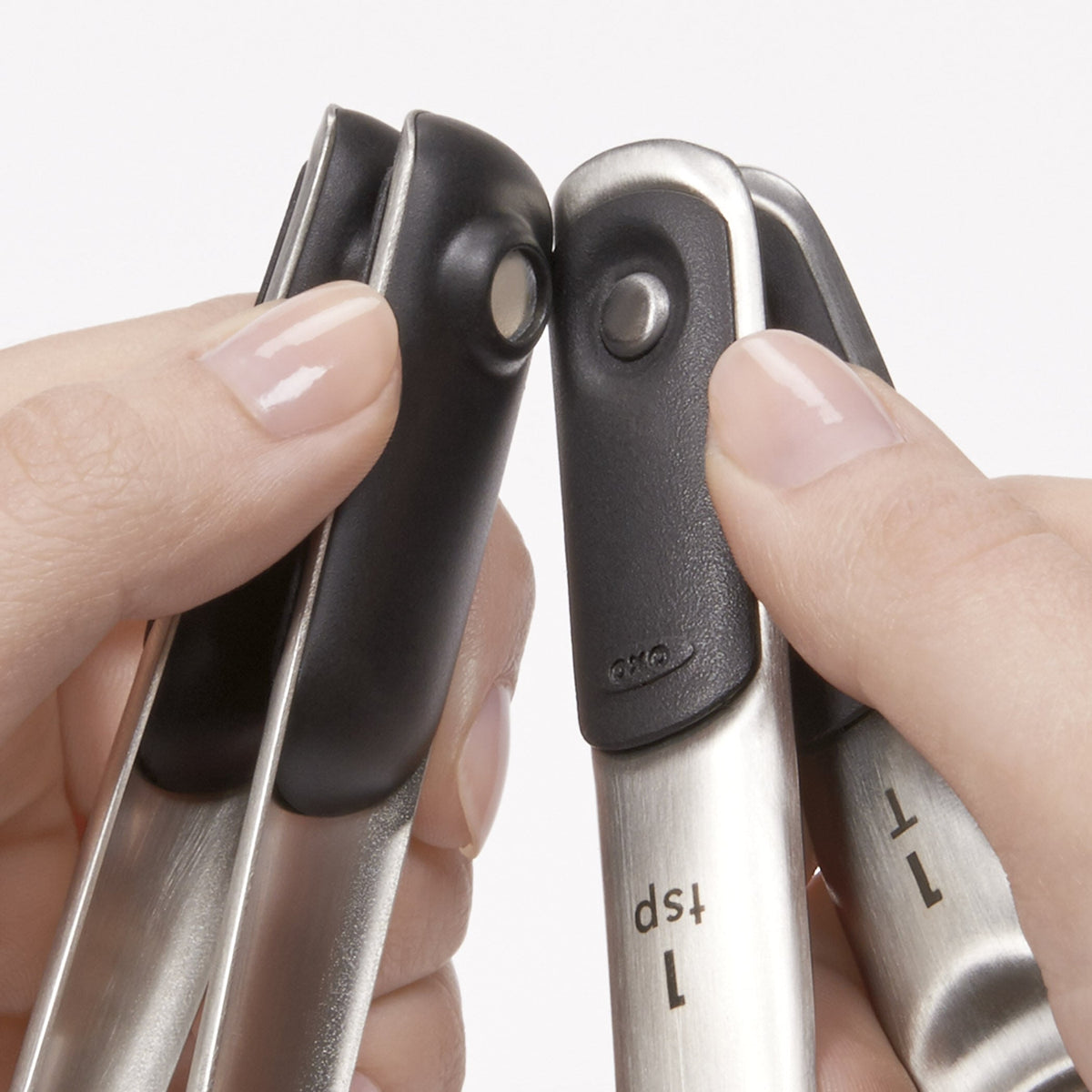 stainless-steel-measuring-spoons-t5 11132100_5_oxogoodgrips_stainlesssteelmeasuringspoons.jpg