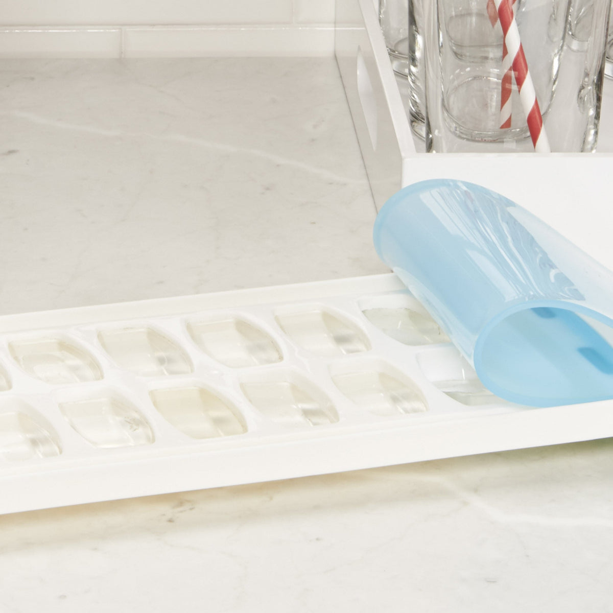 no-spill-ice-cube-tray-c5 1132080_9_no-spill_ice_cube_tray.jpg