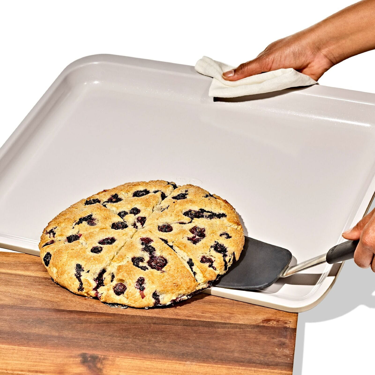 non-stick-pro-ceramic-coated-metal-bakeware-cookie-sheet-biscuit-p2 24123db9-ee95-4e4b-8882-81e452abcd2a.jpeg