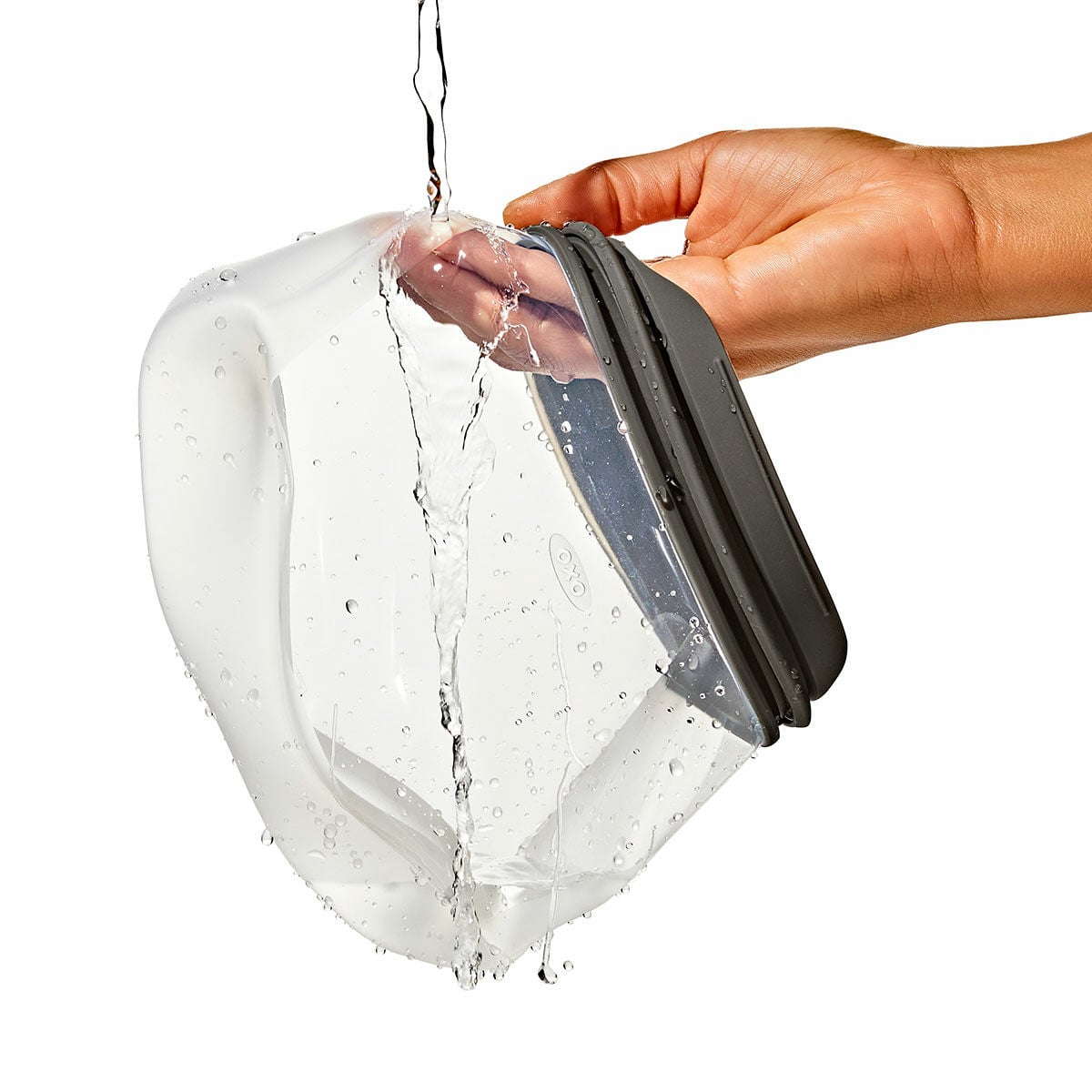 outdoor-silicone-reusable-stand-up-bag-quart-32-oz-h5 9112900_silicone_stand-up_quart_32oz_08.jpg