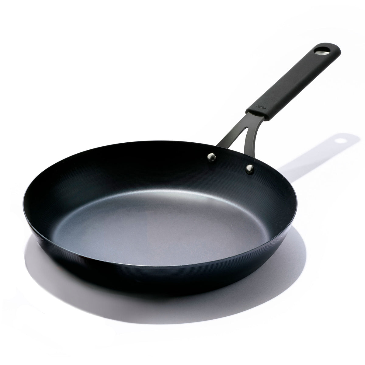 oxo-carbon-steel-obsidian-series-12-inch-frypan-with-silicone-sleeve-l8 cc005101-001-1.jpg