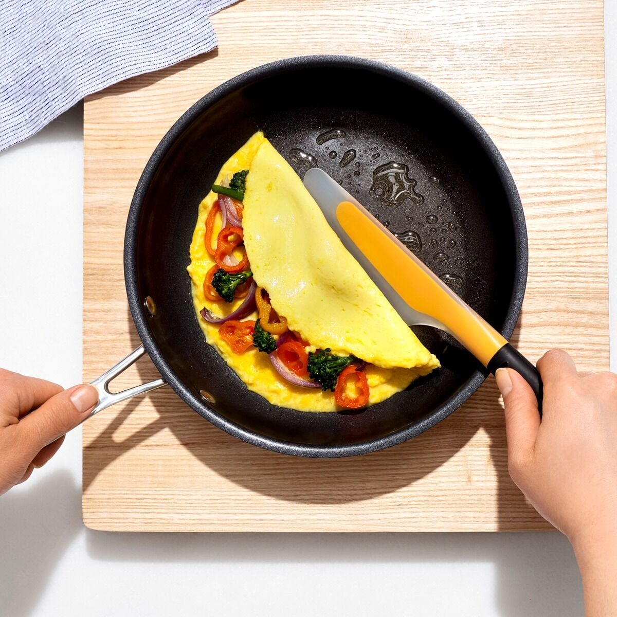 small-flip-and-fold-omelet-turner-o6 gg_11140800_4.jpg