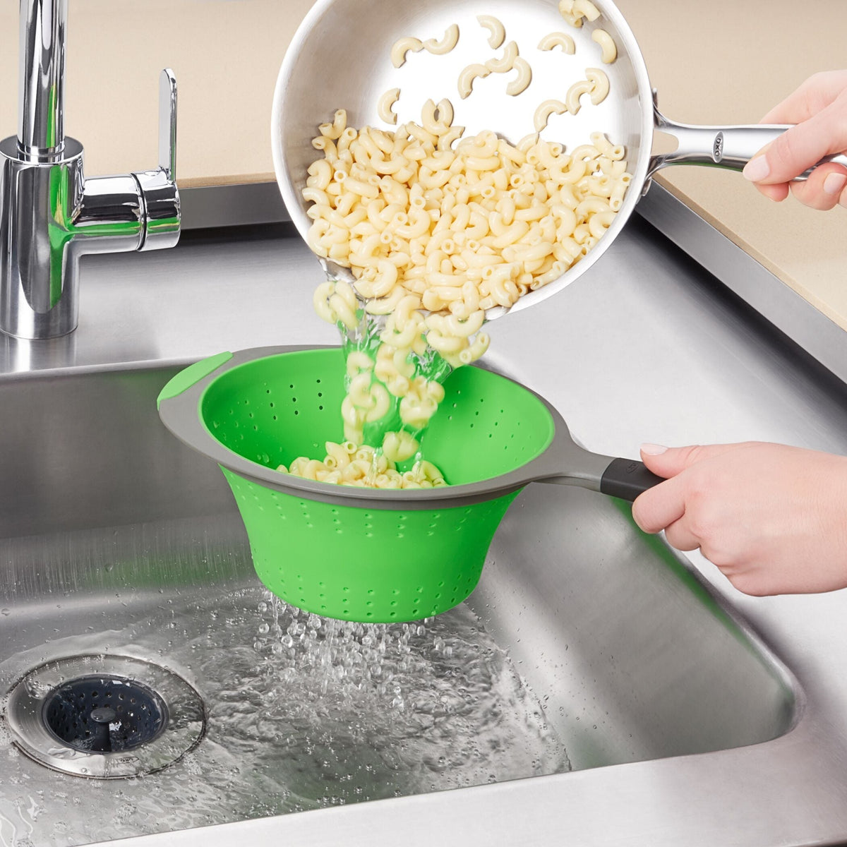silicone-collapsible-strainer-2-0-qt-r2 gg_11208300_4.jpg