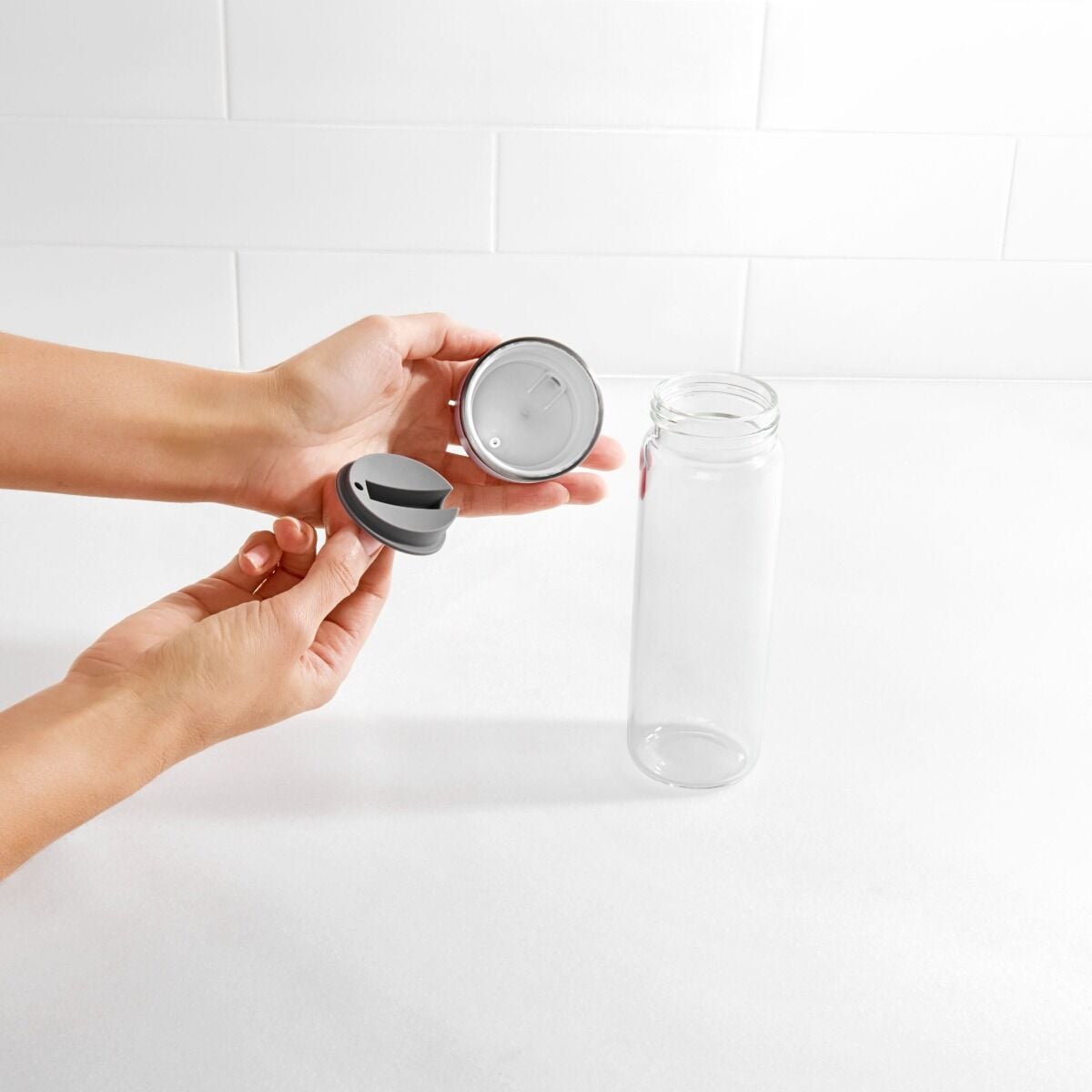precision-pour-glass-dispenser-12-oz-w5 gg_11247900_4b.jpg