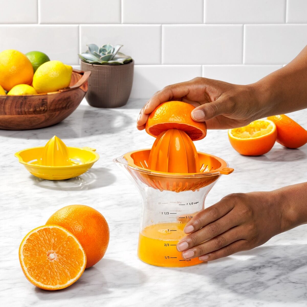 2-in-1-citrus-juicer-f7 gg_11263400_4a_1.jpg