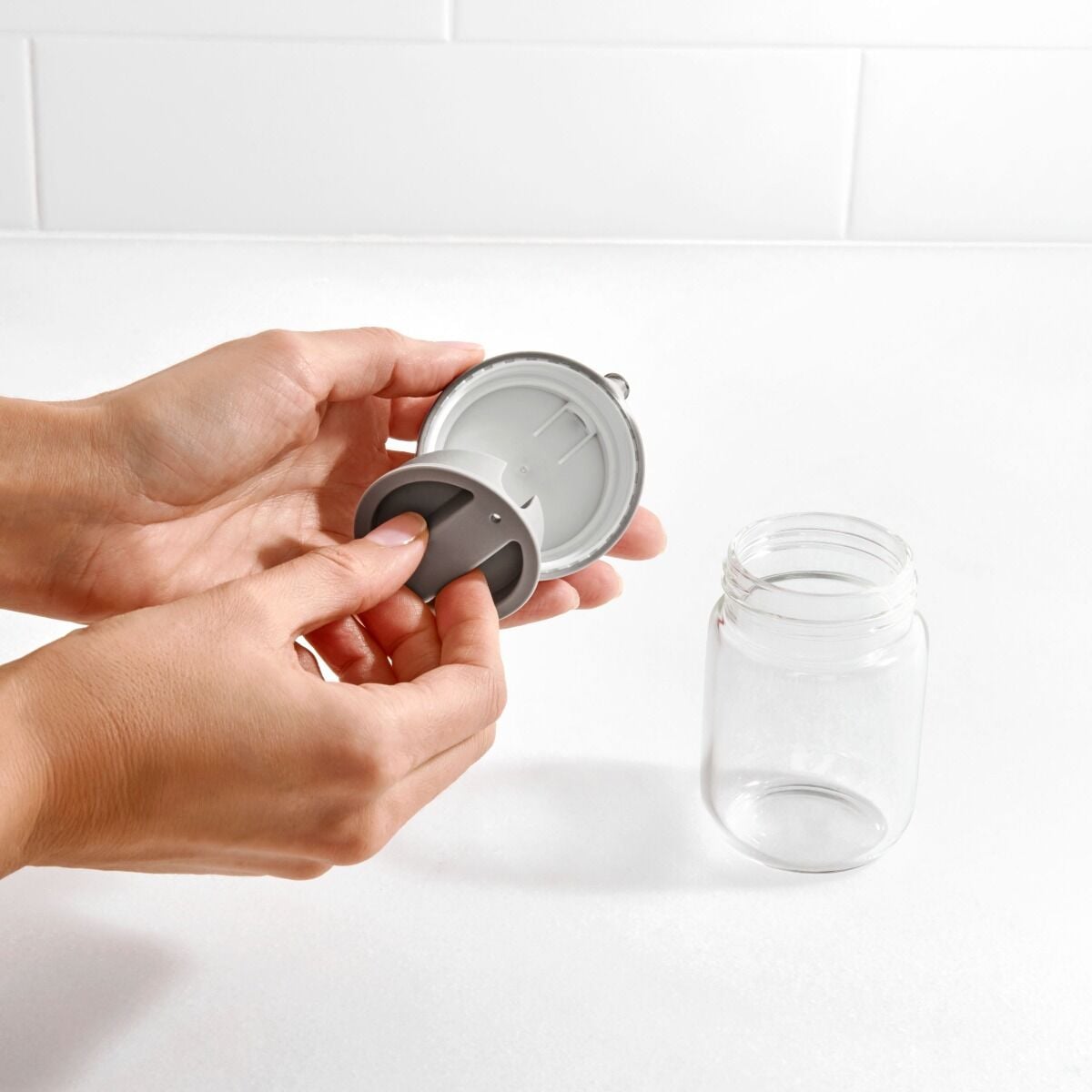 precision-pour-glass-dispenser-5-oz-w4 gg_11278600_4a.jpg