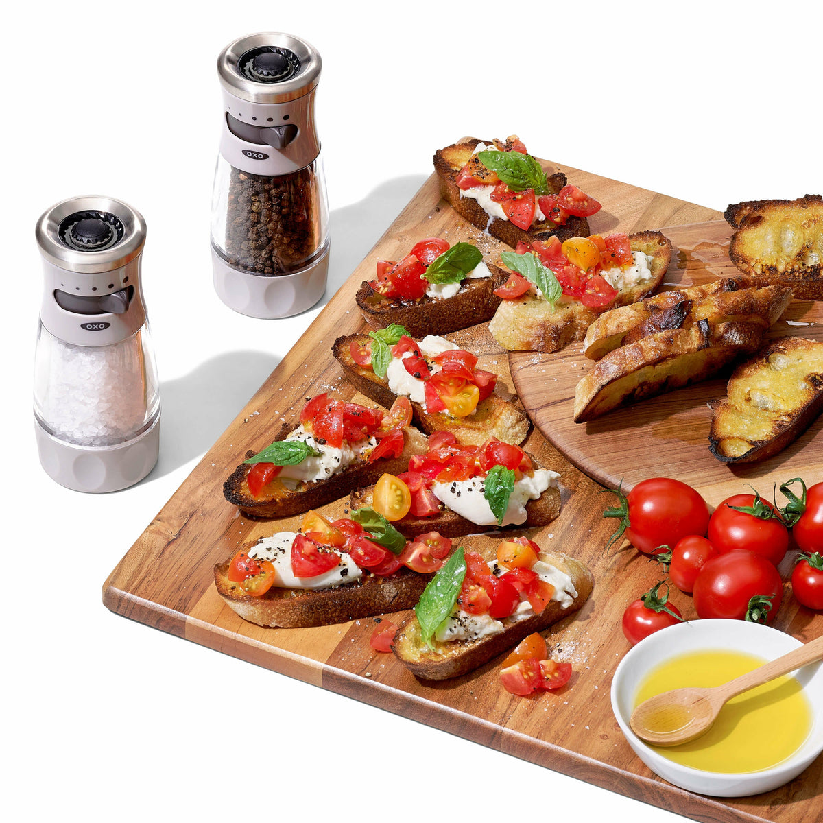 contoured-mess-free-pepper-grinder-g2 gg_11312500_9a_w_rgb_1_.jpg
