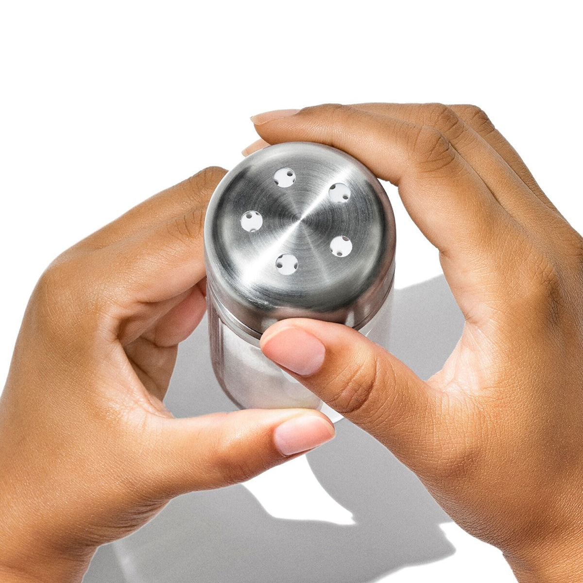 glass-adjustable-shaker-set-q5 gg_11312600_adjustablesaltandpeppershakers_pdp_04.jpeg
