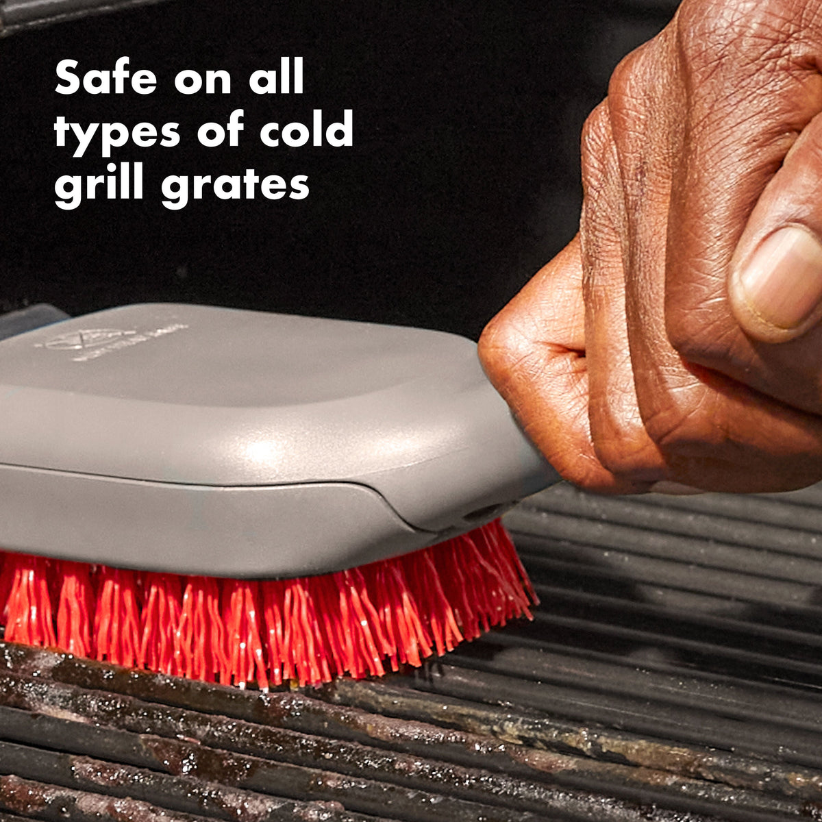 oxo-good-grips-nylon-grill-brush-for-cold-cleaning-e9 gg_11329400_8a.jpg