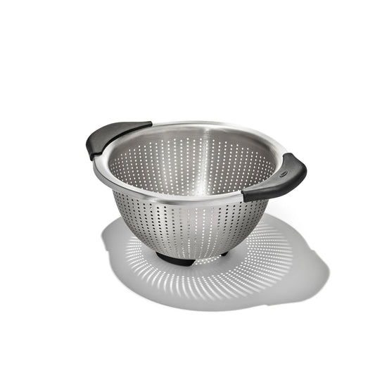 stainless-steel-3-qt-2-8l-colander-c6 gg_11330800_stainlesssteelcolander3qt_02_rgb.jpg