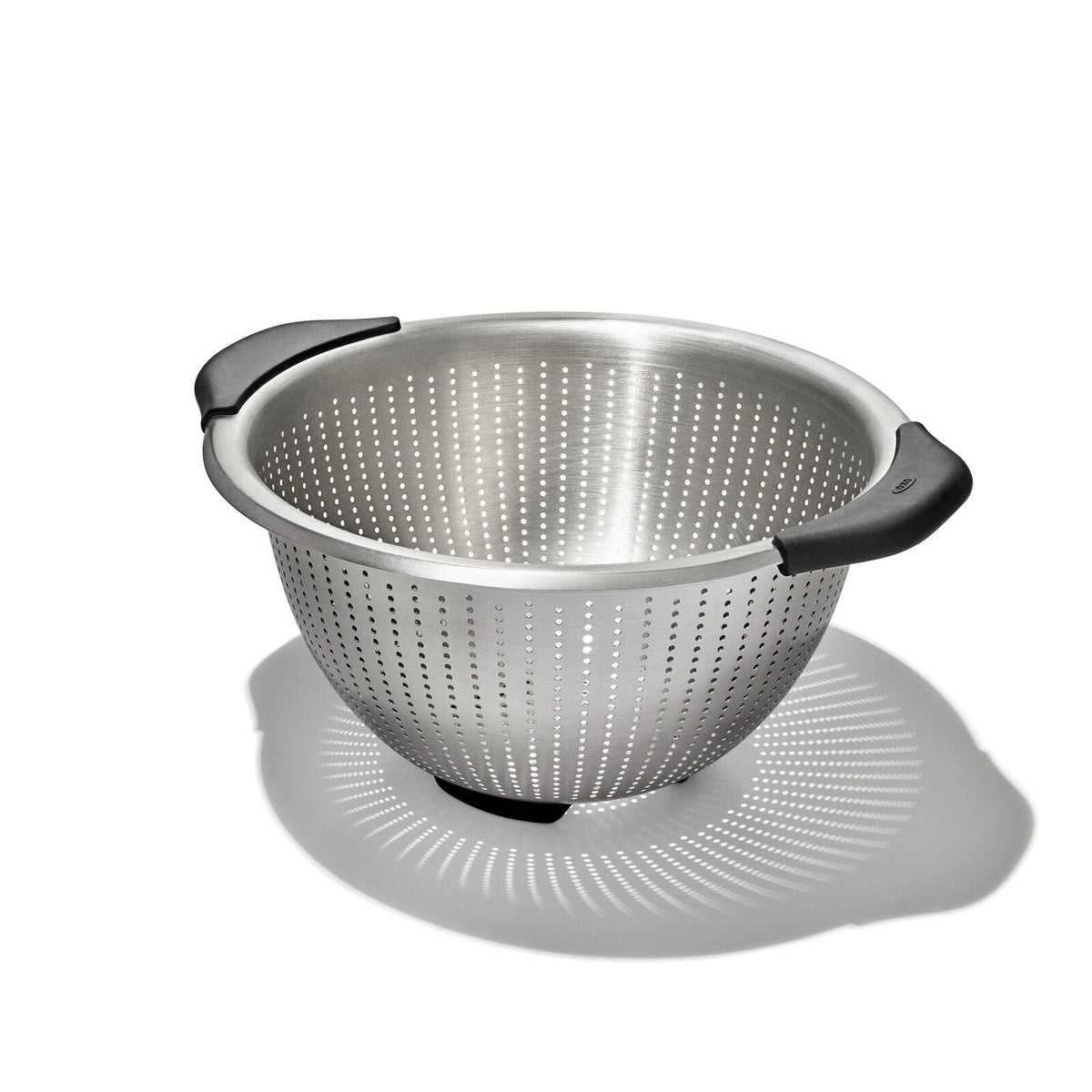 5-qt-stainless-steel-colander-o2 gg_11330900_stainlesssteelcolander5qt_02_rgb.jpg