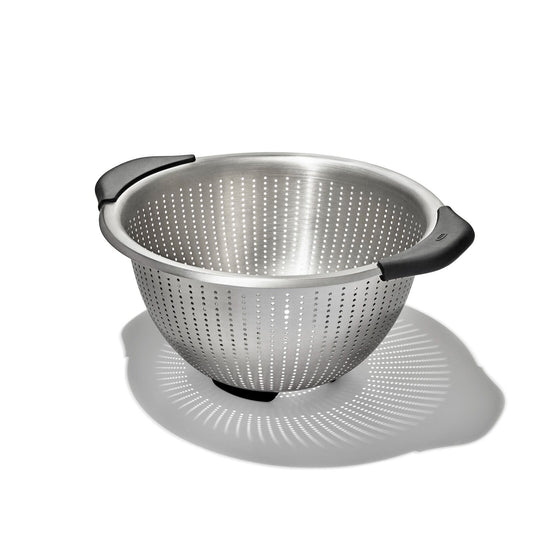 5-qt-stainless-steel-colander-o2 gg_11330900_stainlesssteelcolander5qt_02_rgb.jpg