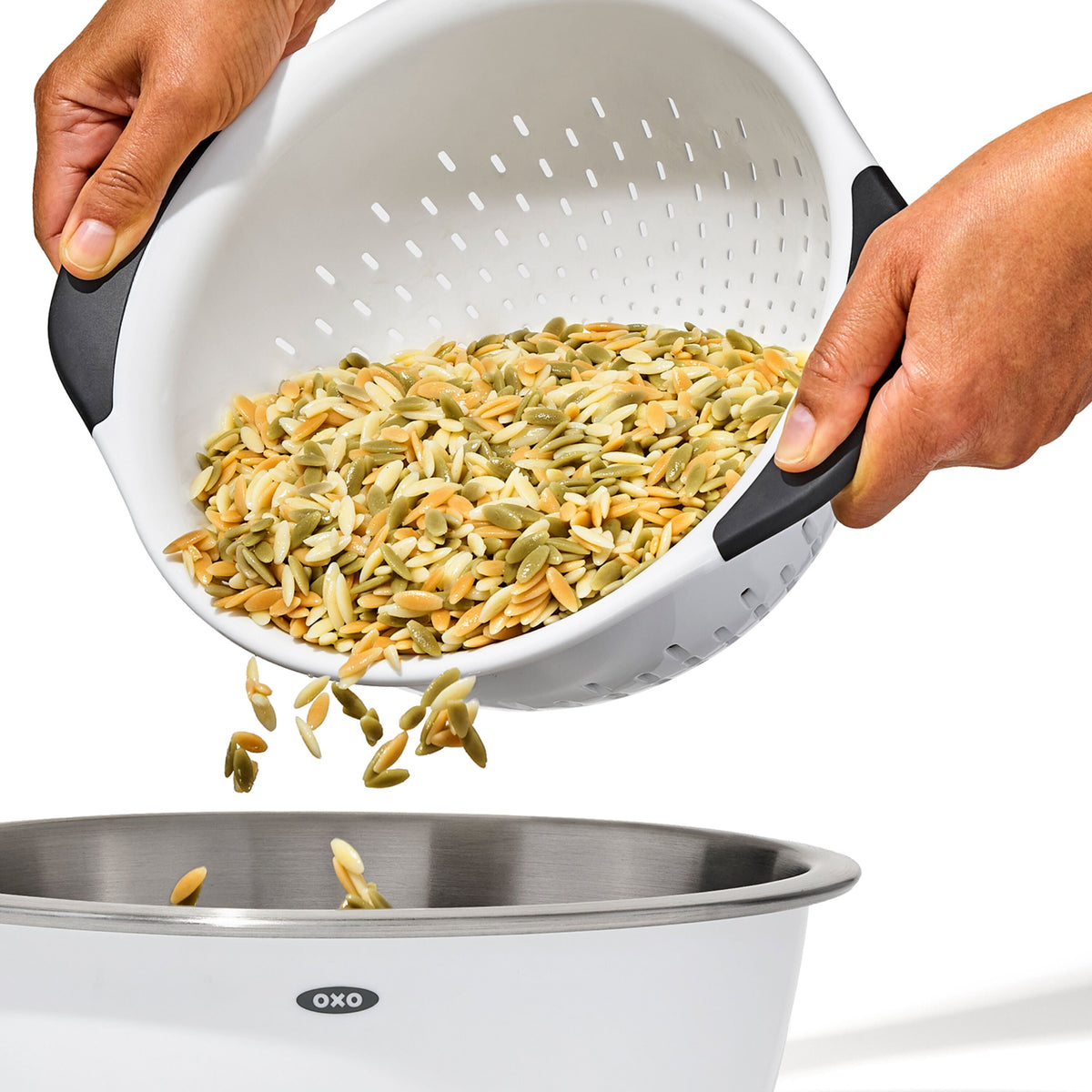 plastic-colander-a7 gg_11331000_plasticcolander3qt_pdp_02.jpg