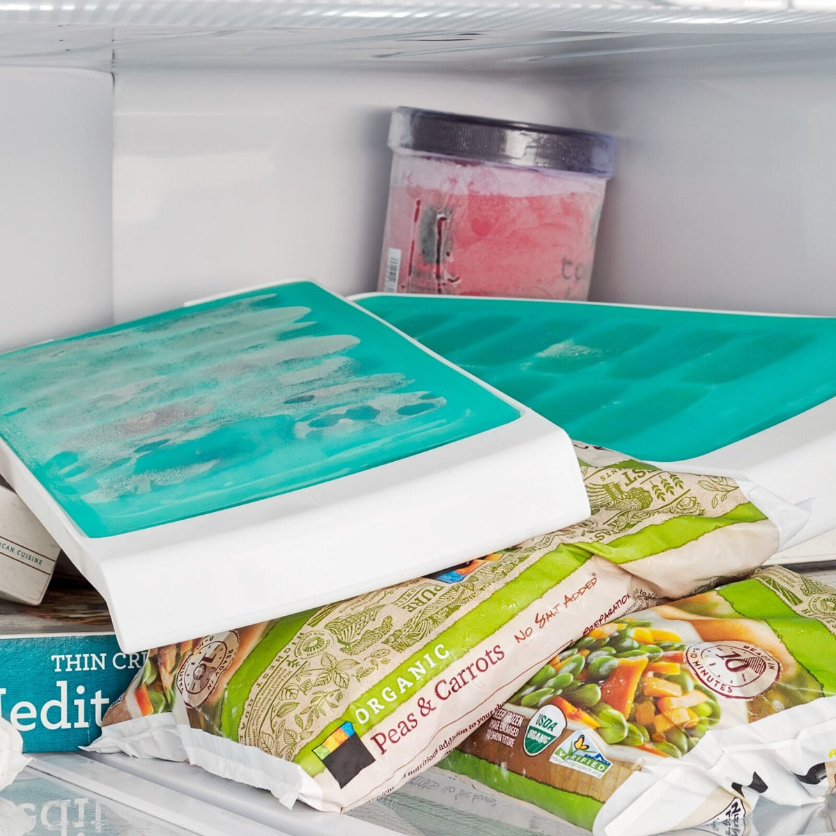 no-spill-ice-cube-tray-2-pack-f0 gg_11362000_nospillicecubetray2pk_pdp_02.jpg