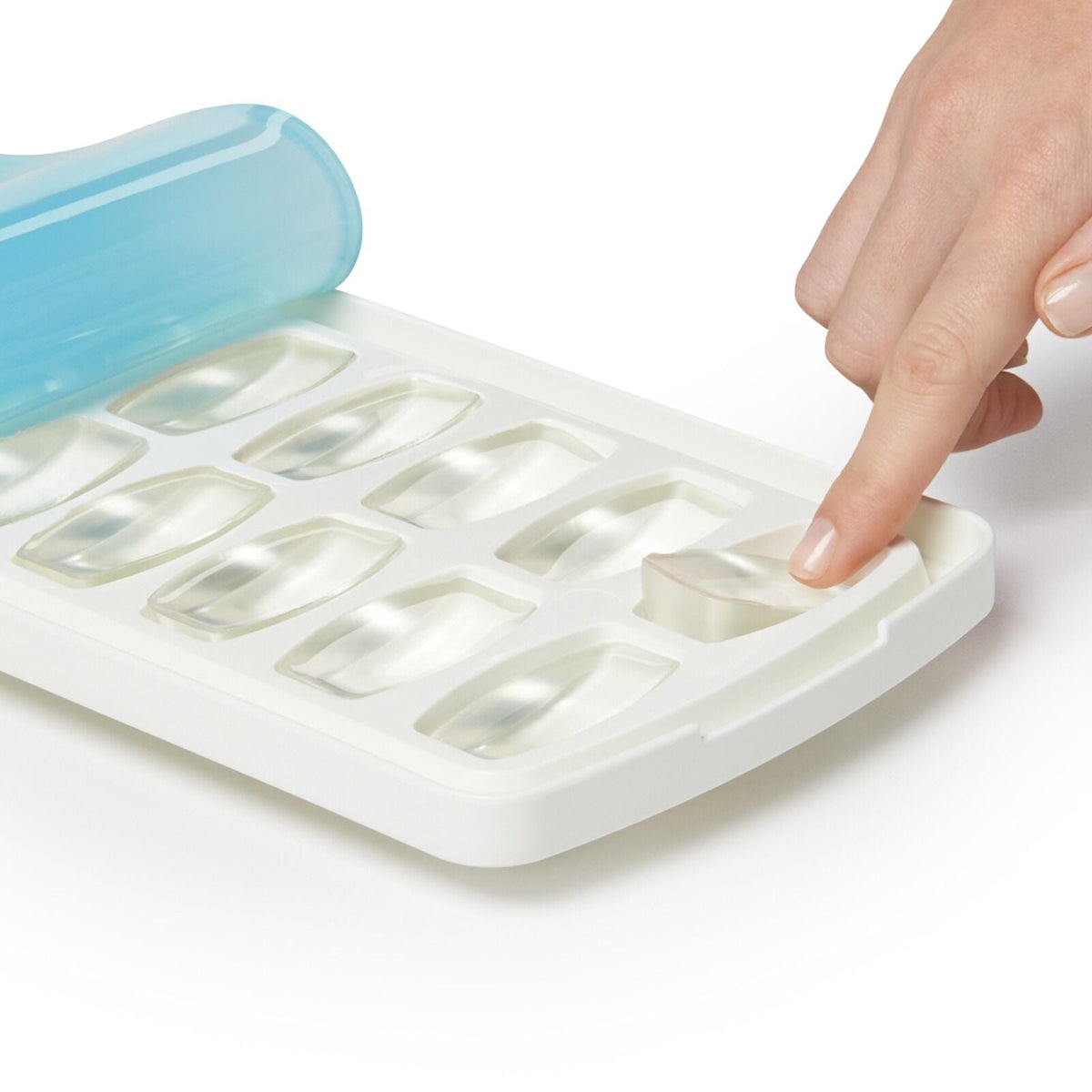 no-spill-ice-cube-tray-2-pack-f0 gg_11362000_nospillicecubetray2pk_pdp_04.jpg