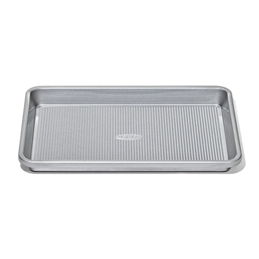 non-stick-pro-clear-coated-quarter-sheet-pan-a2 gg_11434900_quarter-sheet-pan_apdp_00_main.jpeg