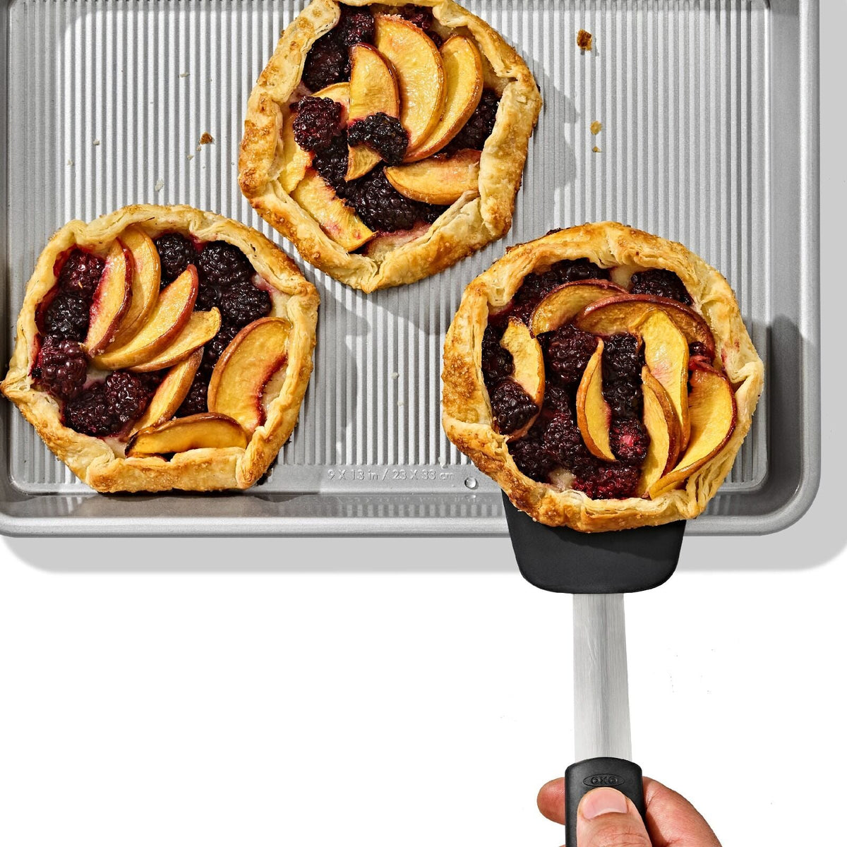 non-stick-pro-clear-coated-quarter-sheet-pan-a2 gg_11434900_quarter-sheet-pan_pdp_02.jpeg