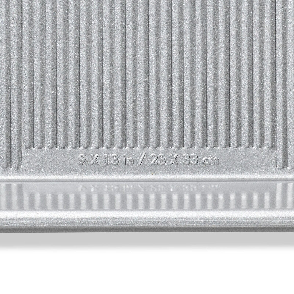 non-stick-pro-clear-coated-quarter-sheet-pan-a2 gg_11434900_quarter-sheet-pan_pdp_05.jpeg