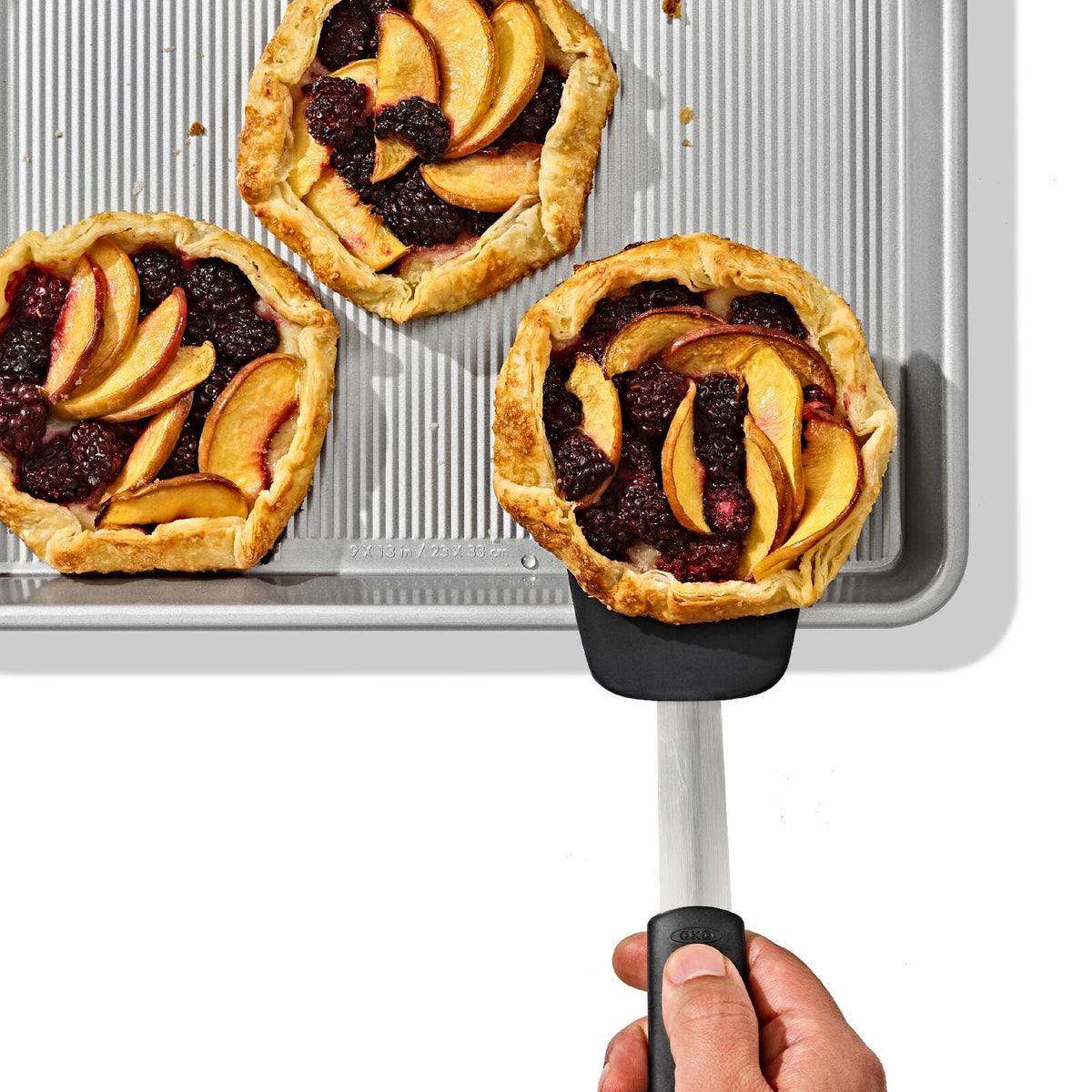 non-stick-pro-clear-coated-jelly-roll-pan-d0 gg_11435000_jelly-roll-pan_pdp_02.jpeg