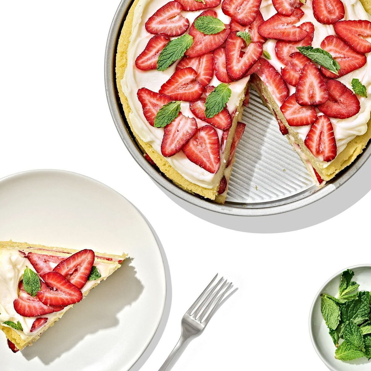 non-stick-pro-clear-coated-9in-round-cake-pan-h3 gg_11435100_9in-round-cake-pan_pdp_01.jpeg