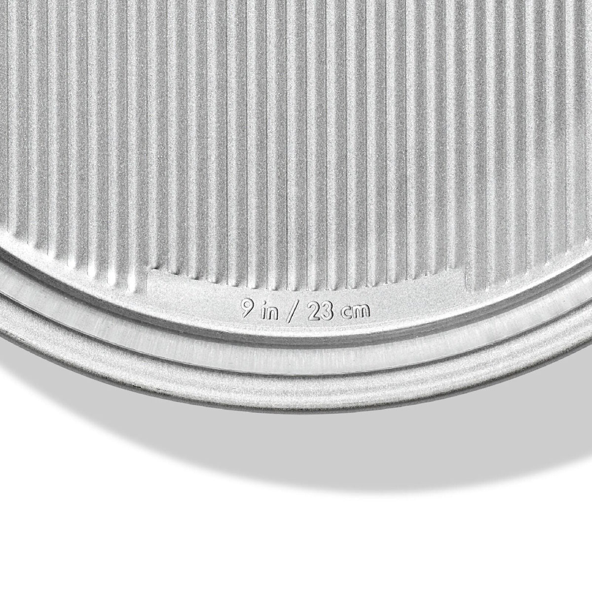 non-stick-pro-clear-coated-9in-round-cake-pan-h3 gg_11435100_9in-round-cake-pan_pdp_04.jpeg