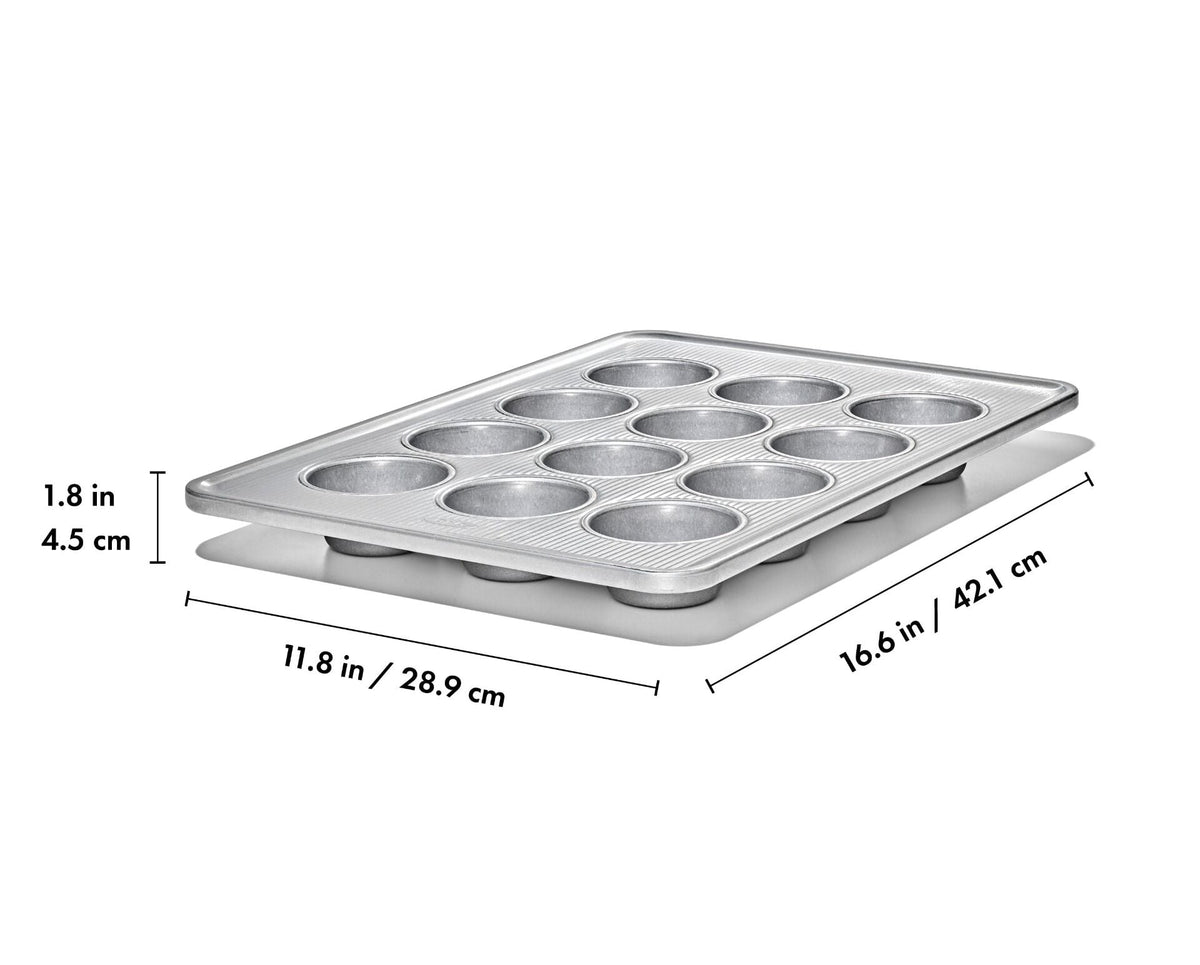 non-stick-pro-clear-coated-12-cup-muffin-pan-q0 gg_11435600_12-cup-muffin-pan_apdp_01_dim.jpeg