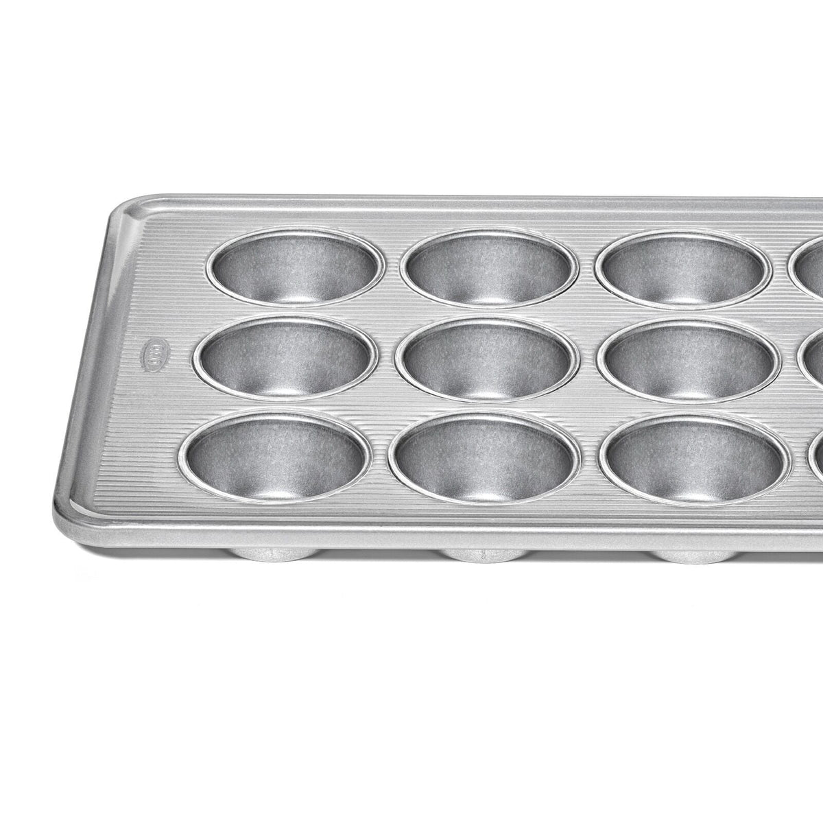 non-stick-pro-clear-coated-12-cup-muffin-pan-q0 gg_11435600_12-cup-muffin-pan_pdp_04.jpeg