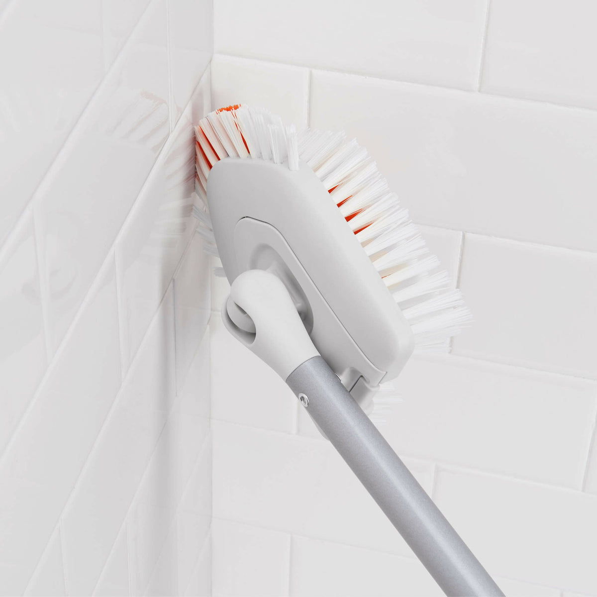 extendable-tub-and-tile-brush-l0 gg_12166000_7_1_.jpg