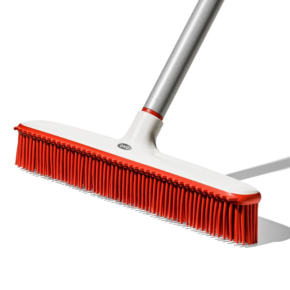 oxo-good-grips-fur-broom-b4 gg_12423000_fur-broom-compact_pdp_00.jpeg