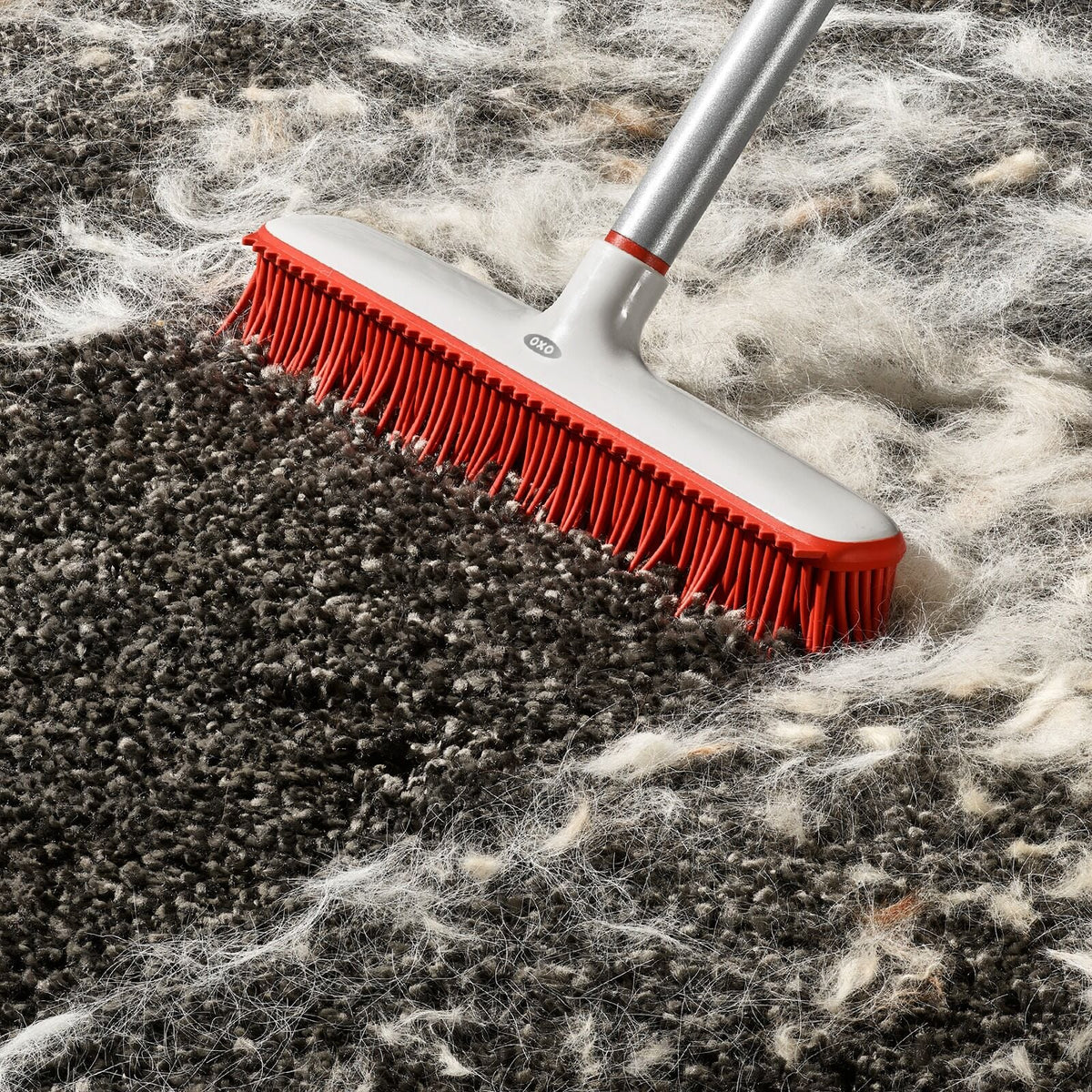 oxo-good-grips-fur-broom-b4 gg_12423000_fur-broom-compact_pdp_02.jpeg