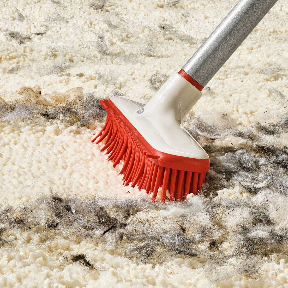 oxo-good-grips-fur-broom-b4 gg_12423000_fur-broom-compact_pdp_05.jpeg