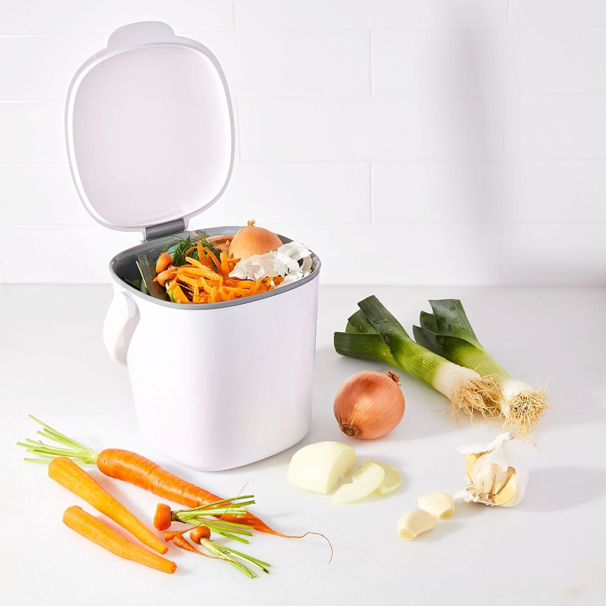 easy-clean-compost-bin-0-75-gal-k9 gg_13295800_9b_3.jpg