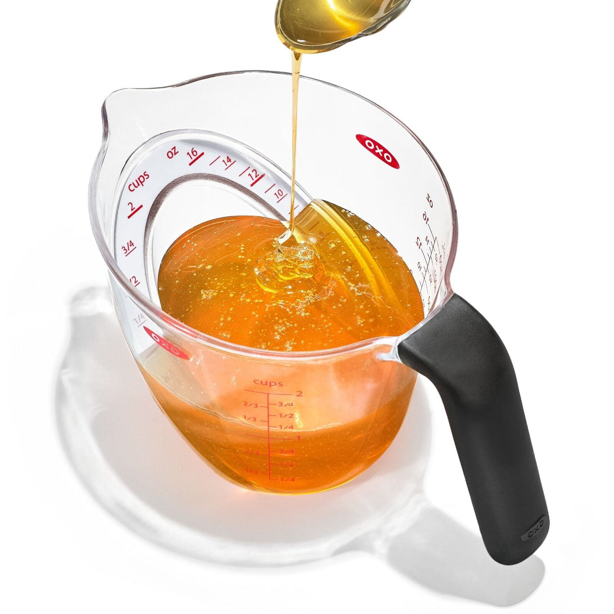 2-cup-angled-measuring-cup-o9 gg_70981v6_2cupangledmeasuringcup_pdp_04.jpg