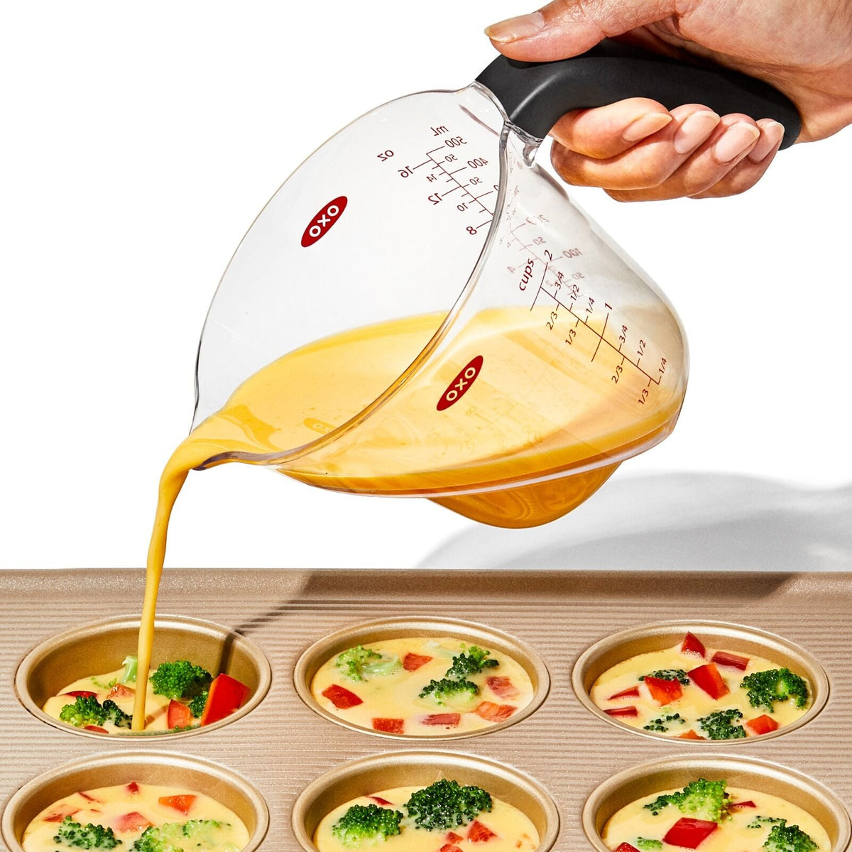2-cup-angled-measuring-cup-o9 gg_70981v6_2cupangledmeasuringcup_pdp_05.jpg