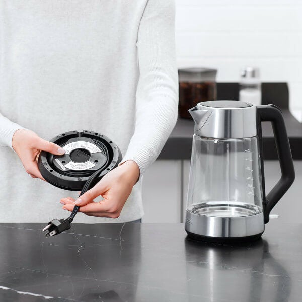 cordless-glass-electric-kettle-a3 lifestyle3.jpg