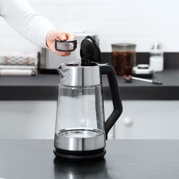 cordless-glass-electric-kettle-a3 lifestyle4.jpg
