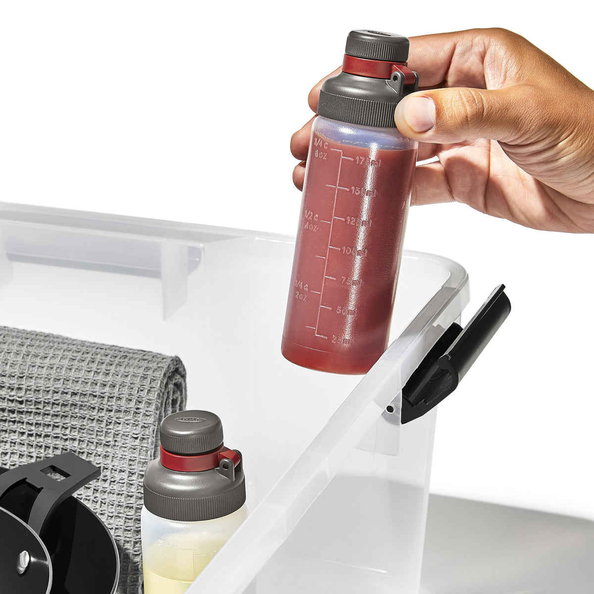 oxo-outdoor-leakproof-squeeze-bottle-set-s3 od_9109200_071921_91_rgb.jpg