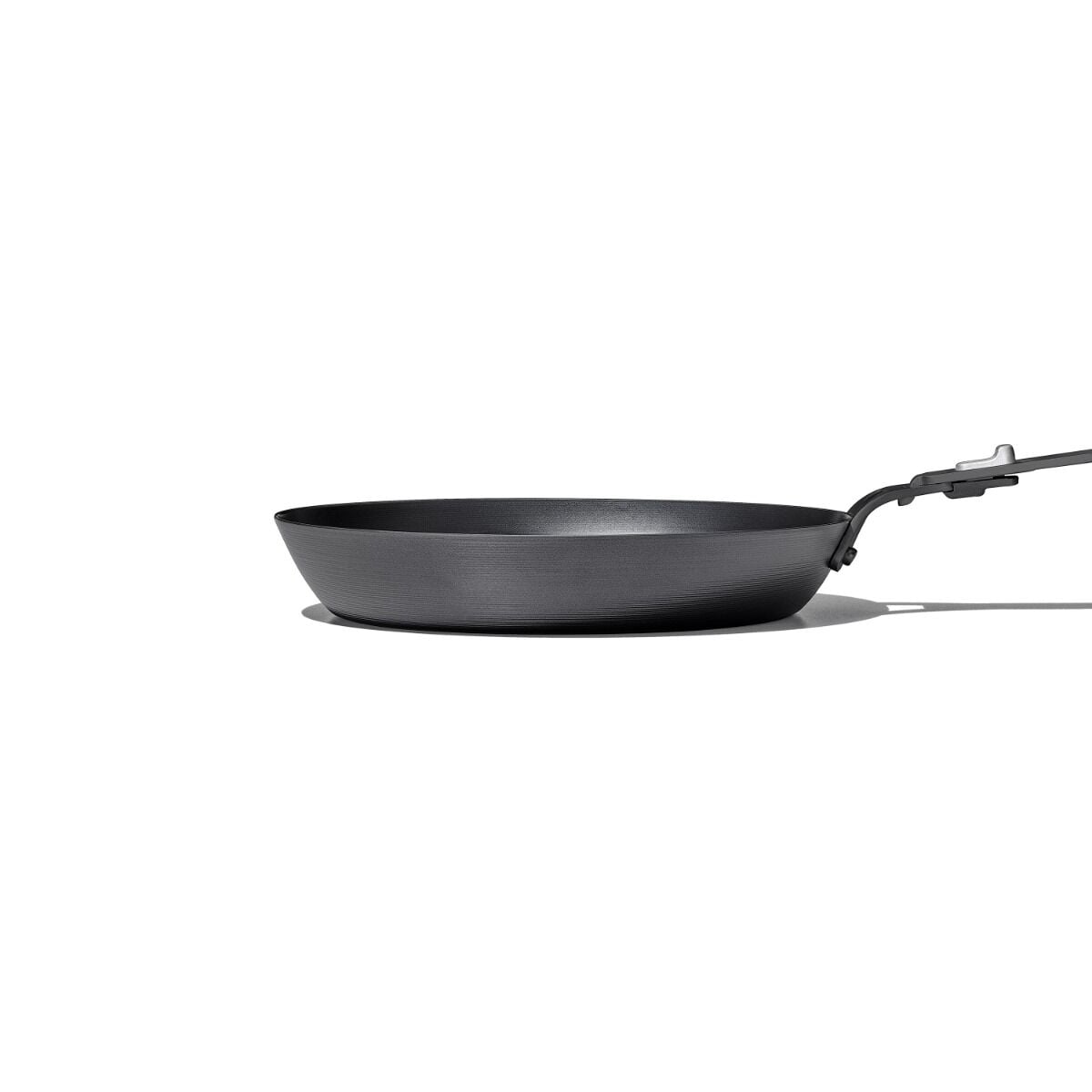carbon-steel-with-removable-handle-10in-pan-u7 od__2059640001__10incarbonsteelpan_70_rgb.jpg