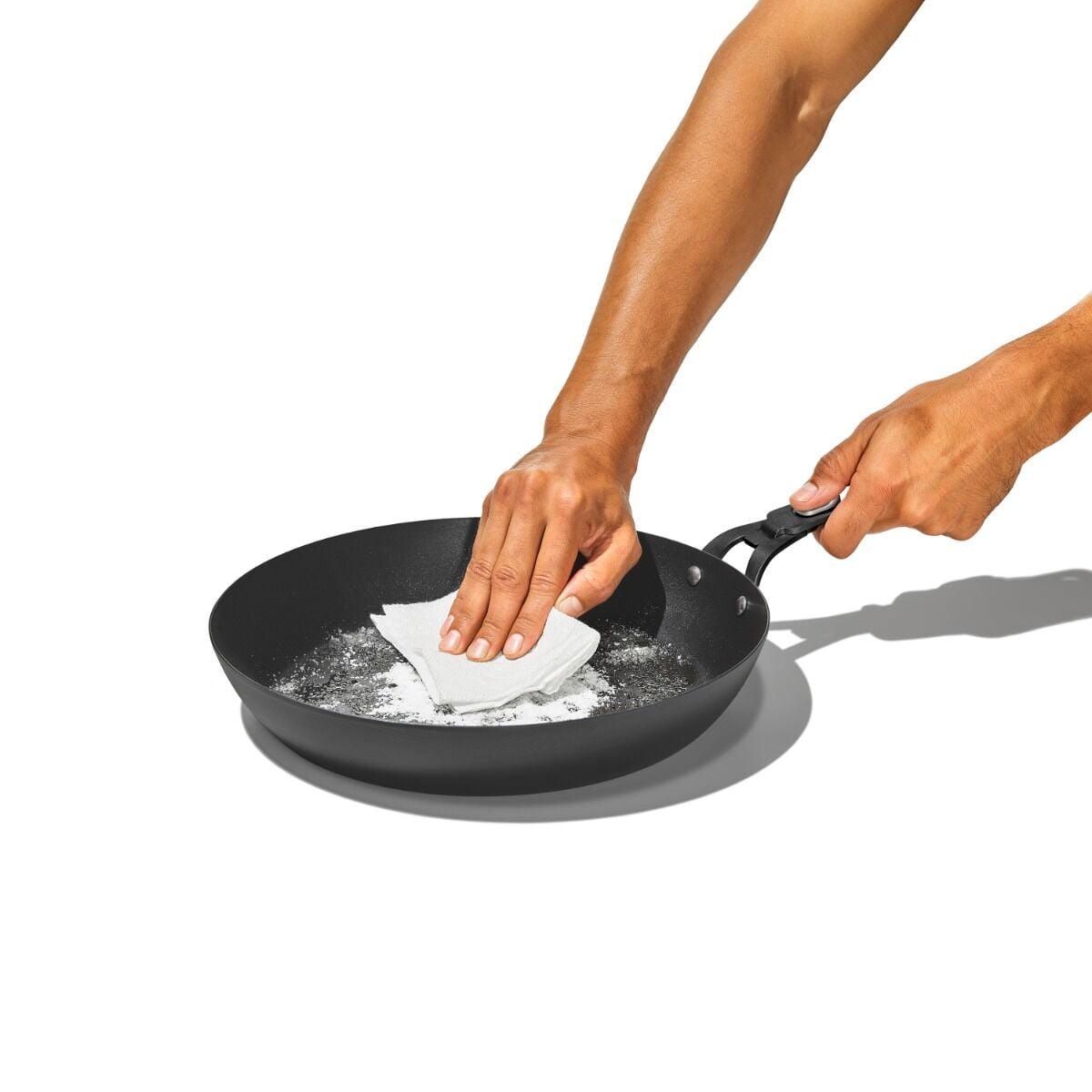 carbon-steel-with-removable-handle-10in-pan-u7 od__2059640001__10incarbonsteelpan_79_p_04_rgb.jpg
