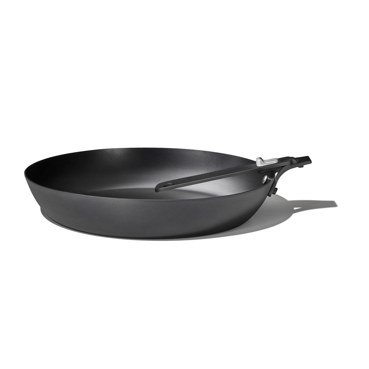 outdoor-12-inch-carbon-steel-pan-with-removable-handle-w6 od__2059650001_12incarbonsteelpan_60_rgb.jpg
