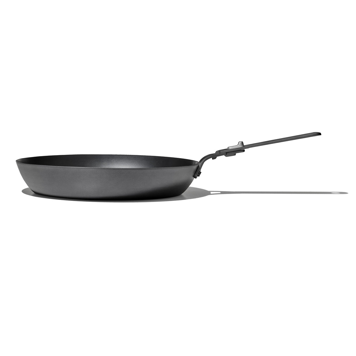 outdoor-12-inch-carbon-steel-pan-with-removable-handle-w6 od__2059650001_12incarbonsteelpan_63_rgb.jpg