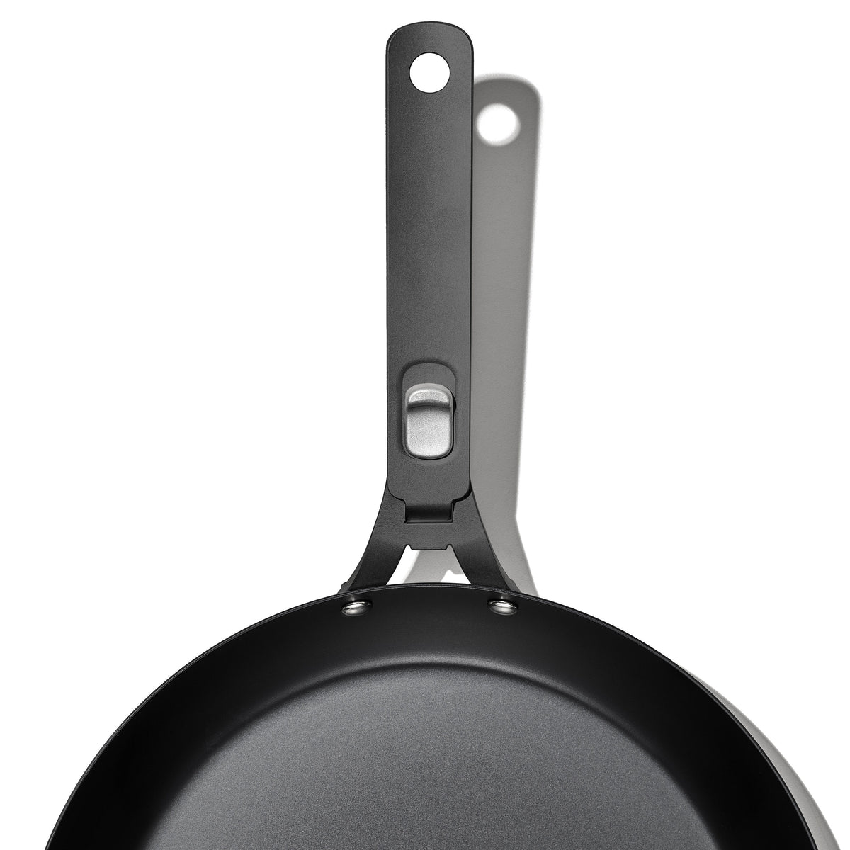 outdoor-12-inch-carbon-steel-pan-with-removable-handle-w6 od__2059650001_12incarbonsteelpan_86_rgb.jpg