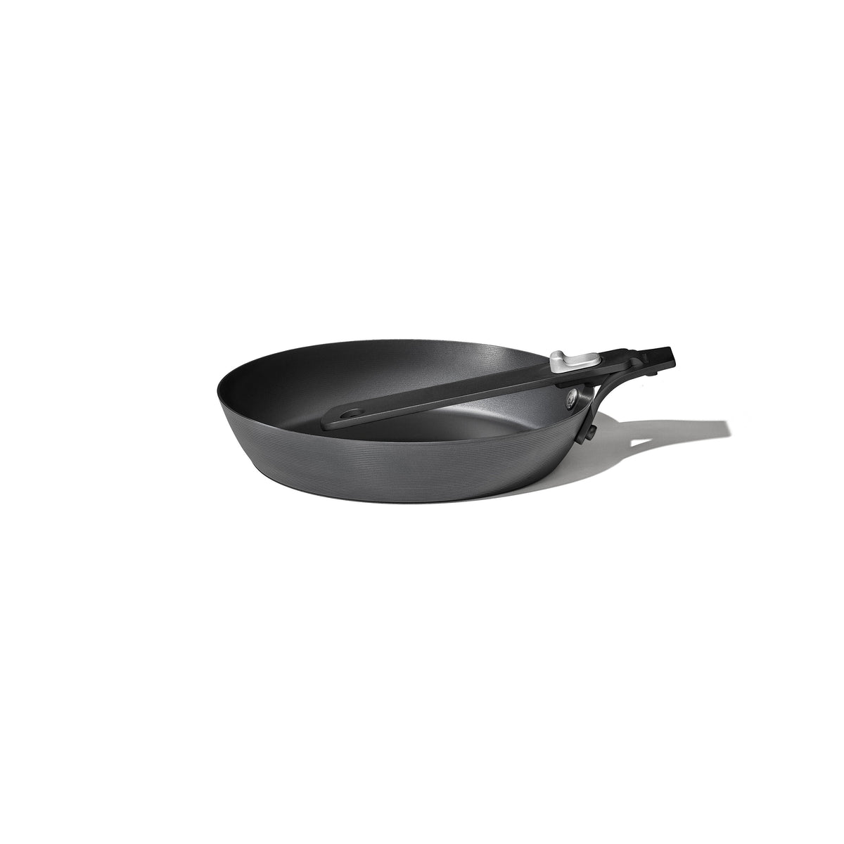 carbon-steel-with-removable-handle-8in-pan-y8 od__2059660001__8incarbonsteelpan_74_rgb.jpg
