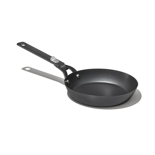 carbon-steel-with-removable-handle-8in-pan-y8 od__2059660001__8incarbonsteelpan_78_rgb.jpg