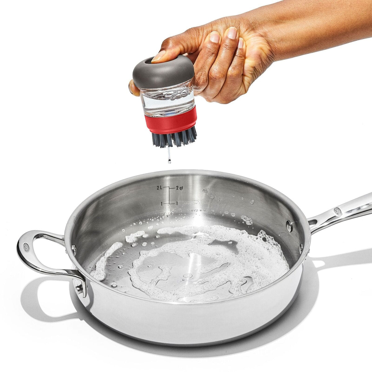 outdoor-soap-dispensing-dish-brush-with-storage-case-q7 odr_9209700_soapdispensingbrush_10.jpg